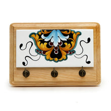Load image into Gallery viewer, DERUTA VARIO ROSSO: Keys Hanger with Hand Painted Ceramic tile on Natural Wood base. Brass Hooks [R]
